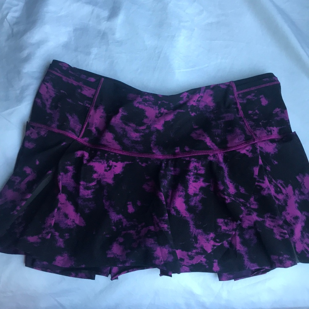 Lululemon skirt size 6